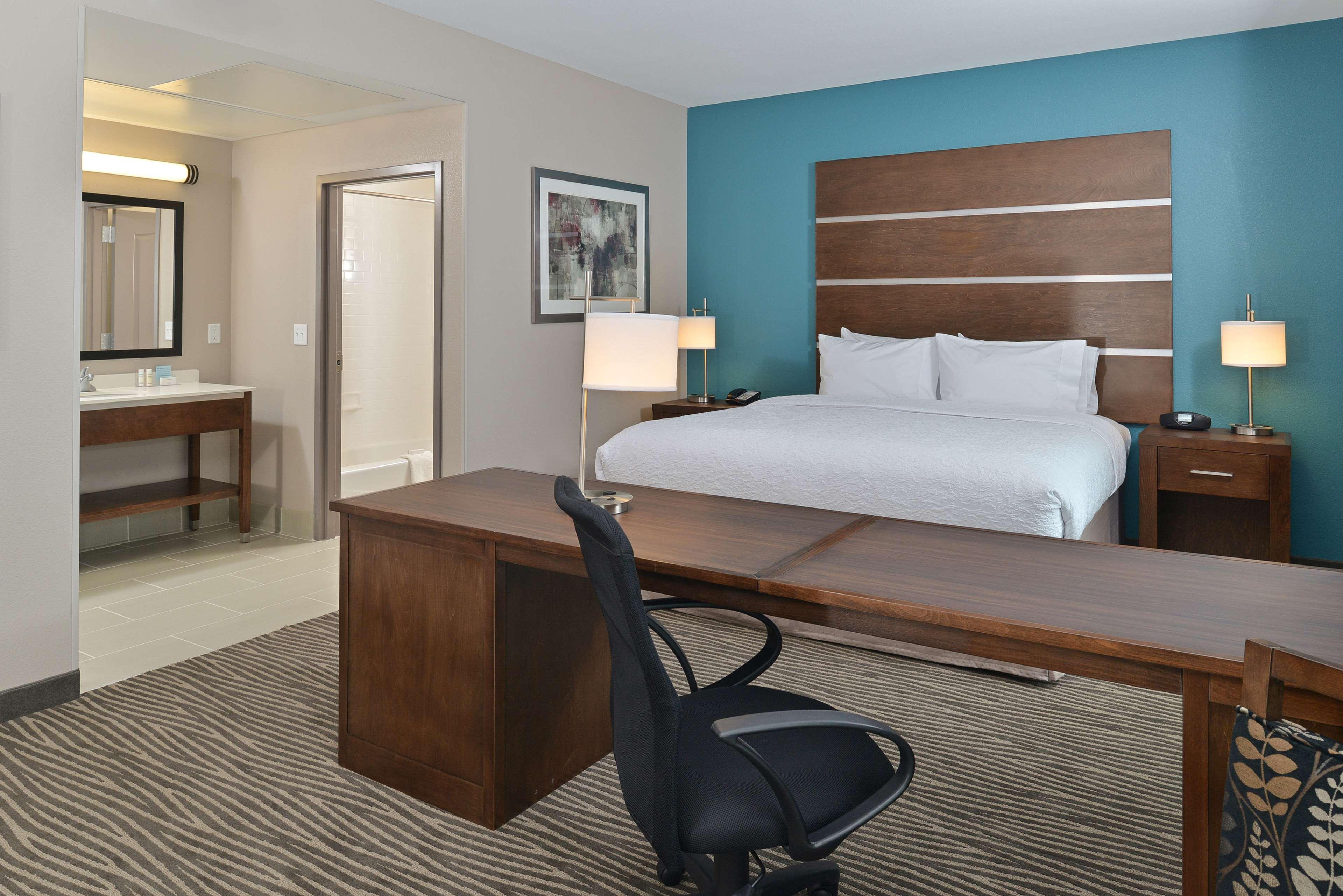 STUDIO, KING BED, SOFA, ACCESSIBLE