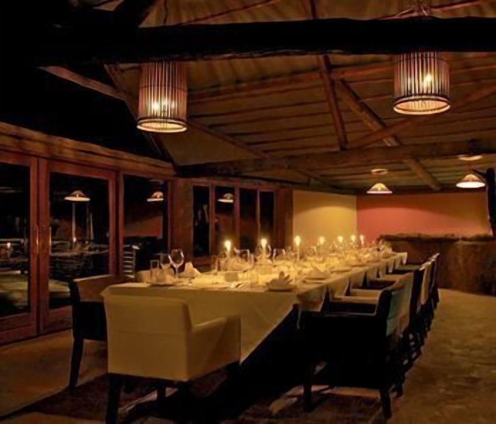 Suricate Tented Kalahari Lodge 10/22