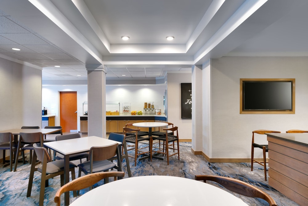 Fairfield Inn Suites Albany 38/44
