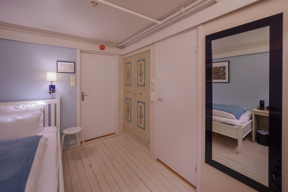 Strand Hotel Fevik 33/80