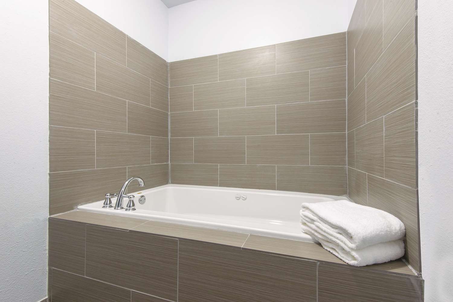 La Quinta Inn & Suites by Wyndham Guthrie 46/47