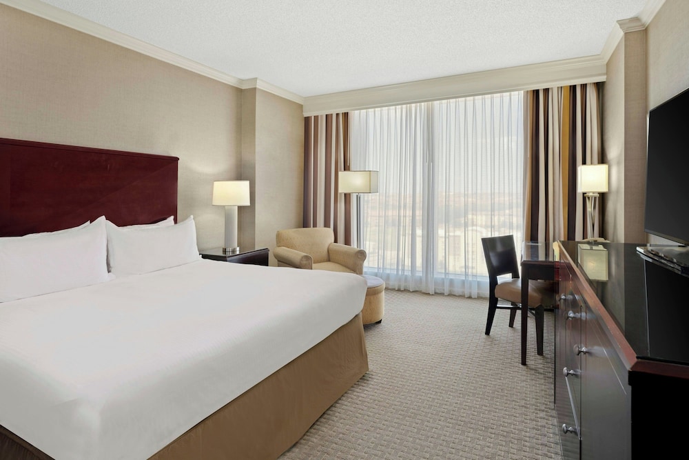 1 BEDROOM, SUITE