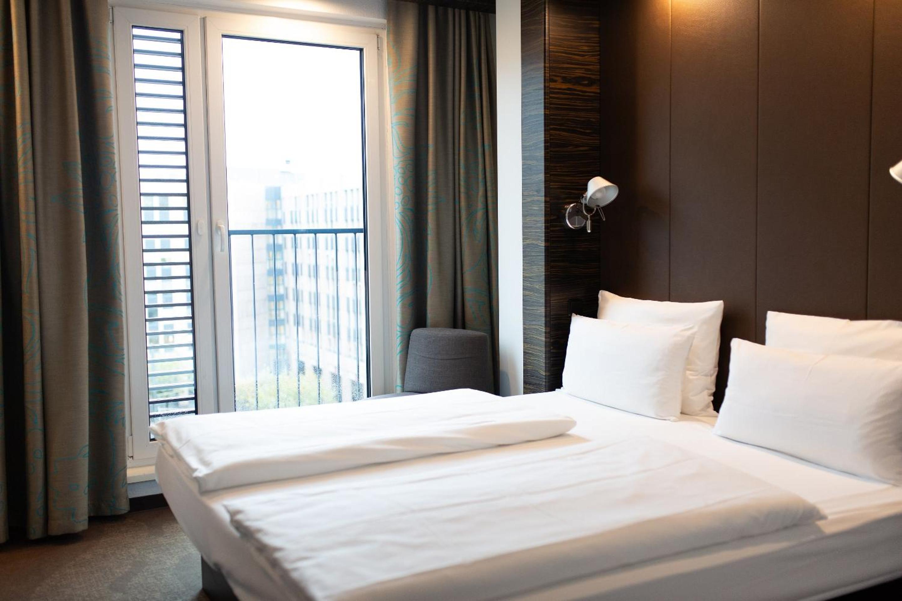 Room, King Bed