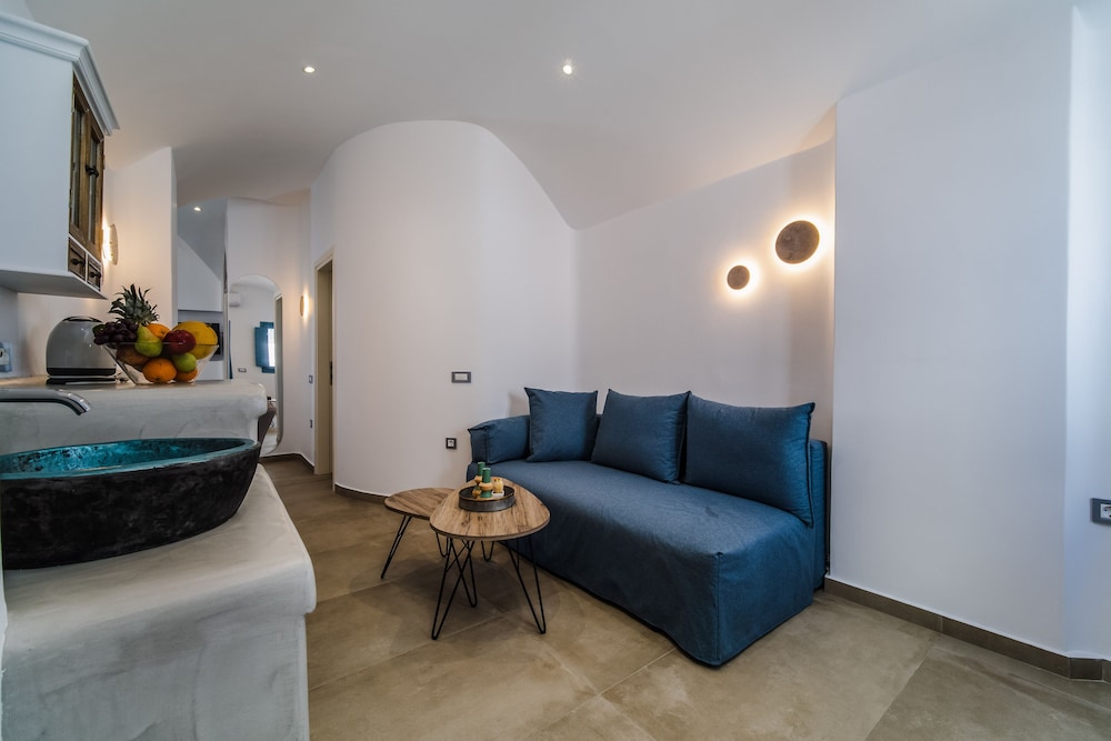 Aegean Blue Suites 80/99