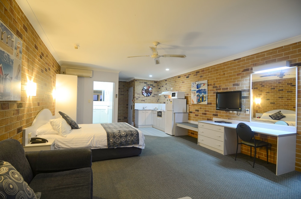 Moby Dick Waterfront Resort Motel 6/67