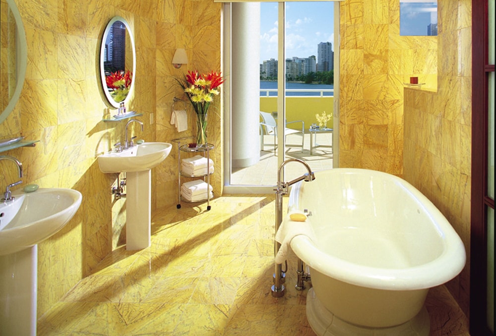 Mandarin Oriental Miami 39/44