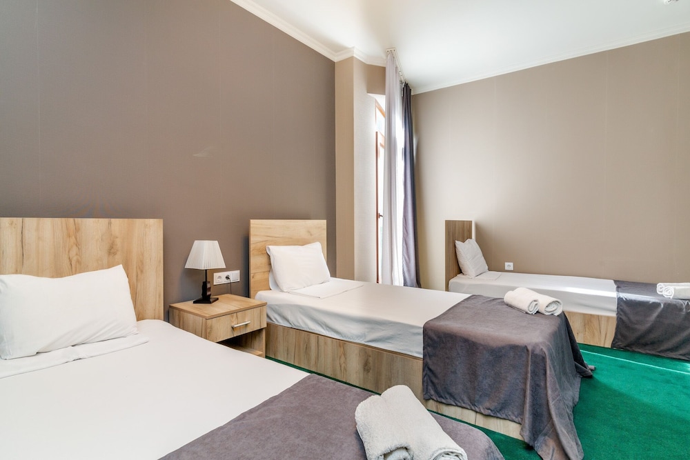 HOTEL MARLYN 35/71