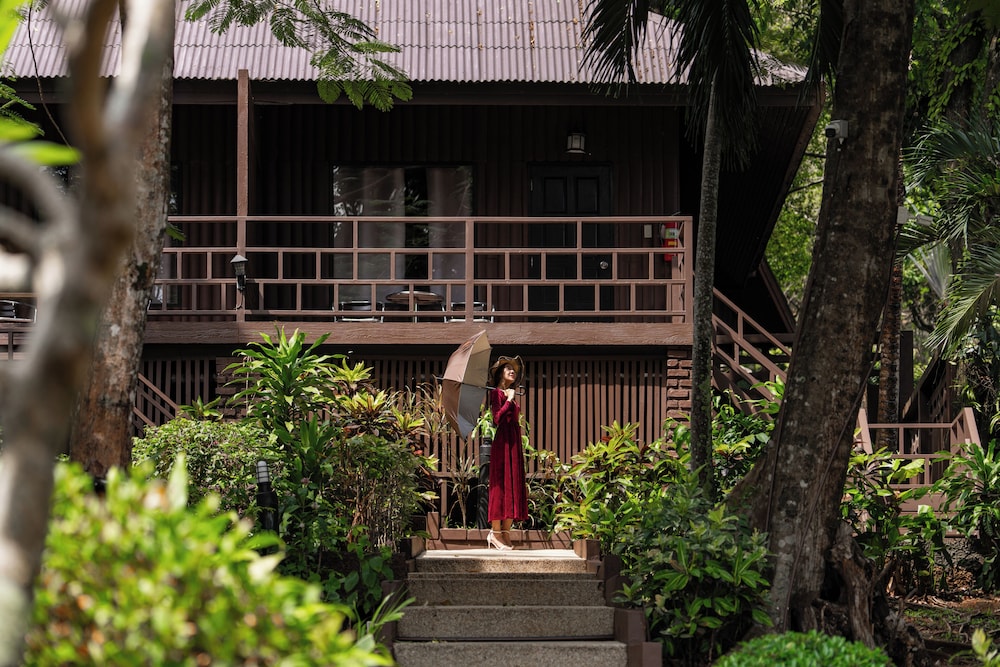 Baan Krating Phuket Resort in KARON BEACH