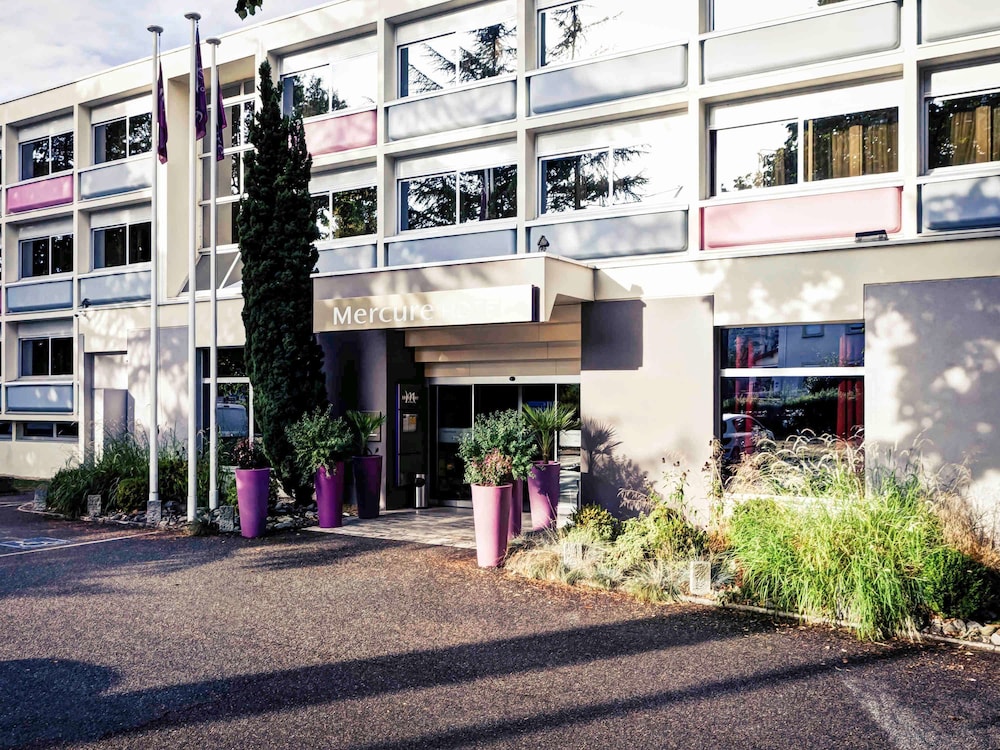 MERCURE LYON CHARBONNIERES 4/50