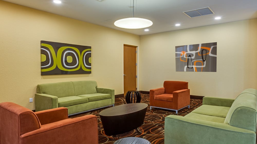 Holiday Inn Express Hotel and Suites Fort Lauderdale Airport South 21/34
