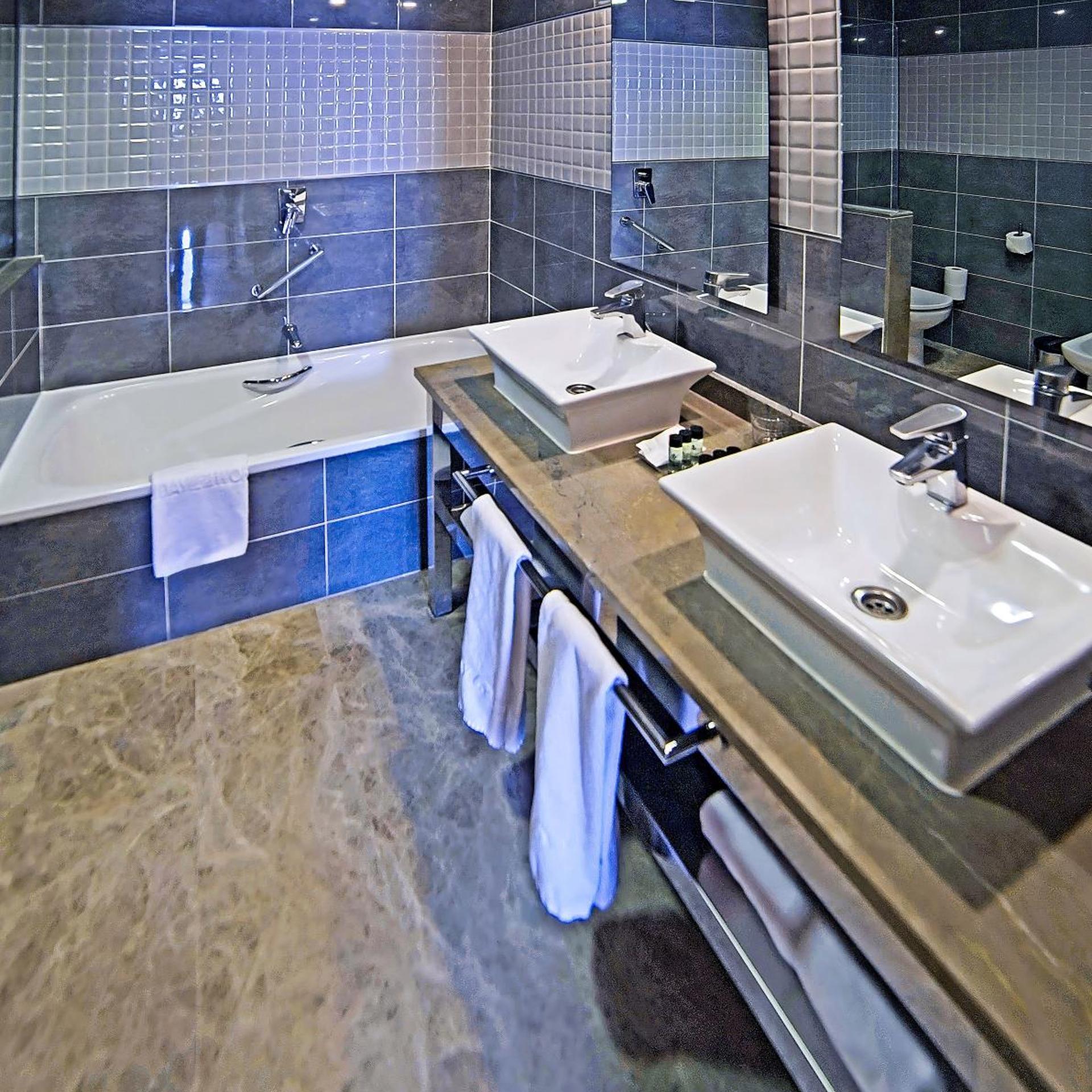 Junior Suite, Lateral Side Sea View