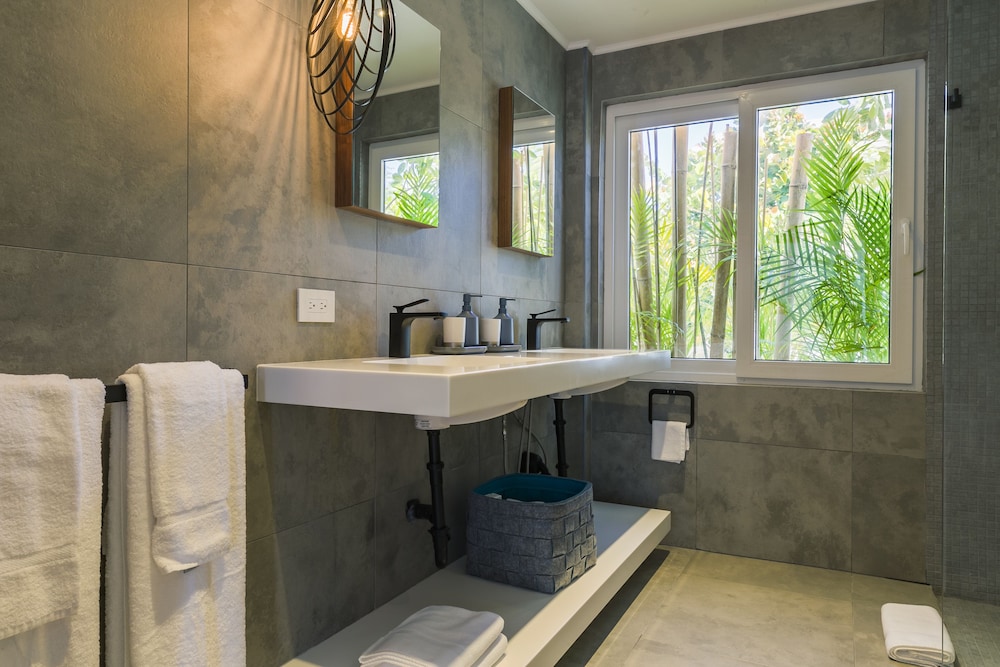 Boca Catalina Modern Villa 47/50