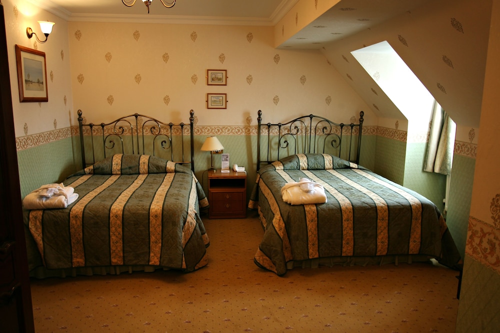 EXECUTIVE, TWIN BEDS