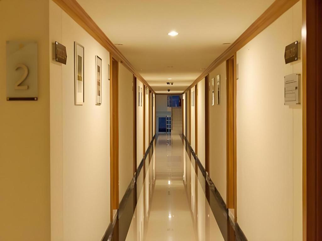 Muanmanee Boutique Hotel 67/81