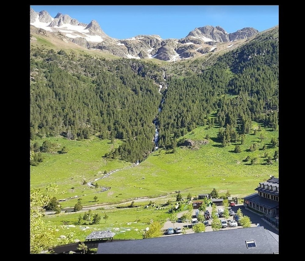Hotel Hospital de Benasque 42/47