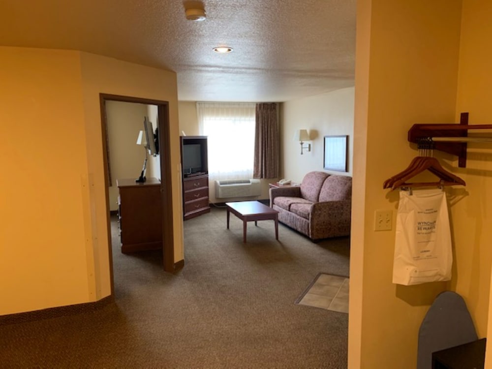 Super 8 By Wyndham Perryville 36/66