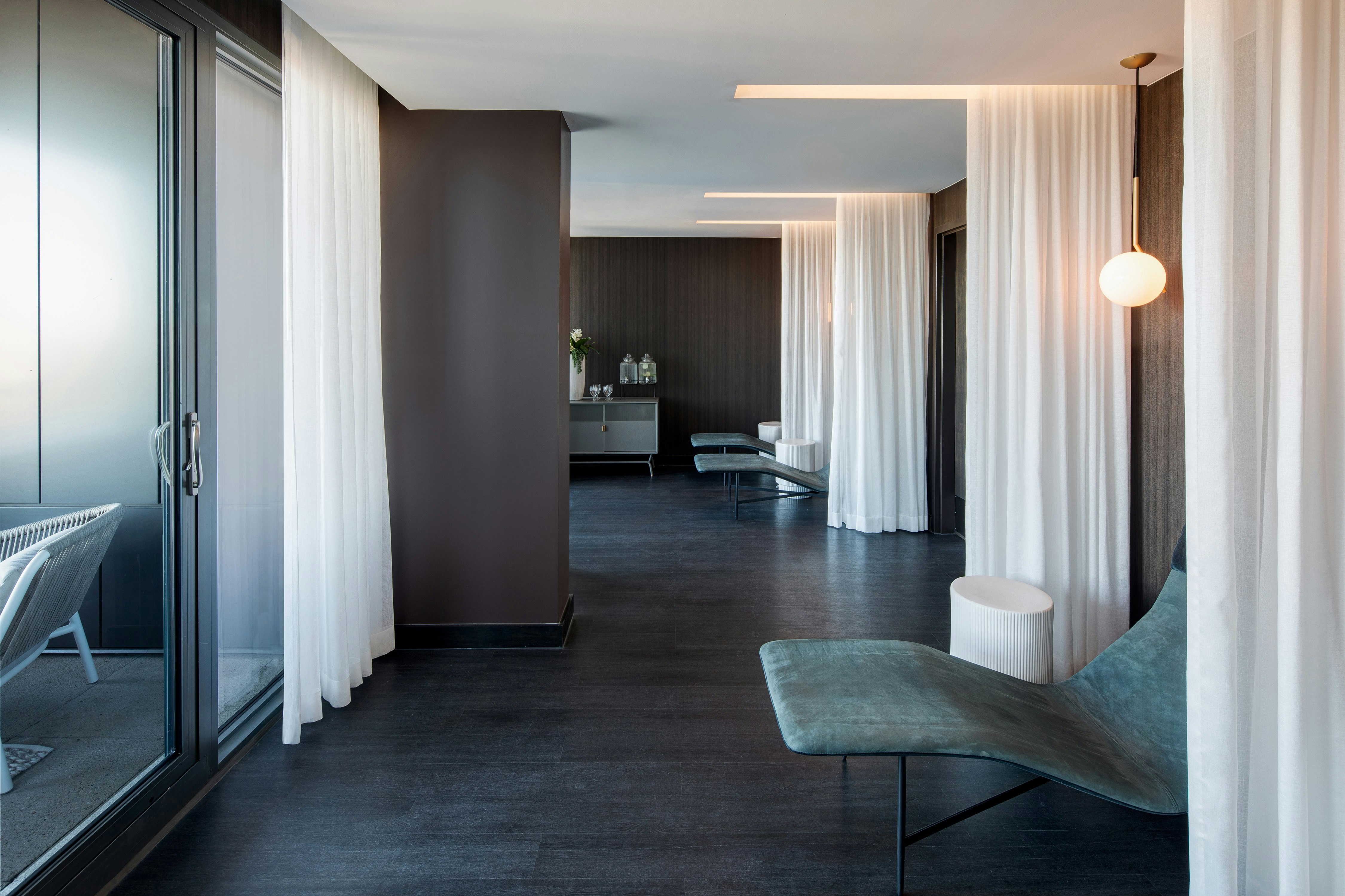Amway Grand Plaza, Curio Collection by Hilton 32/65