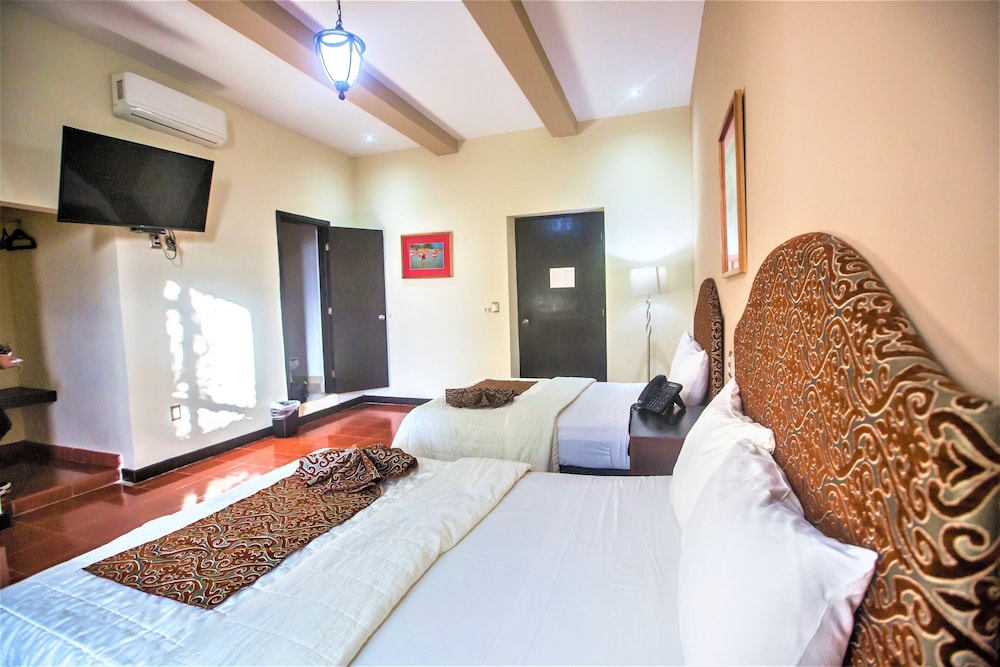 Hotel Merida 32/70