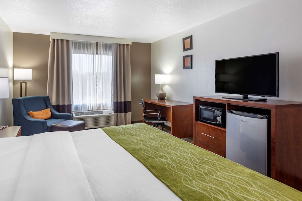 Comfort Inn Brownsville I-40 18/36