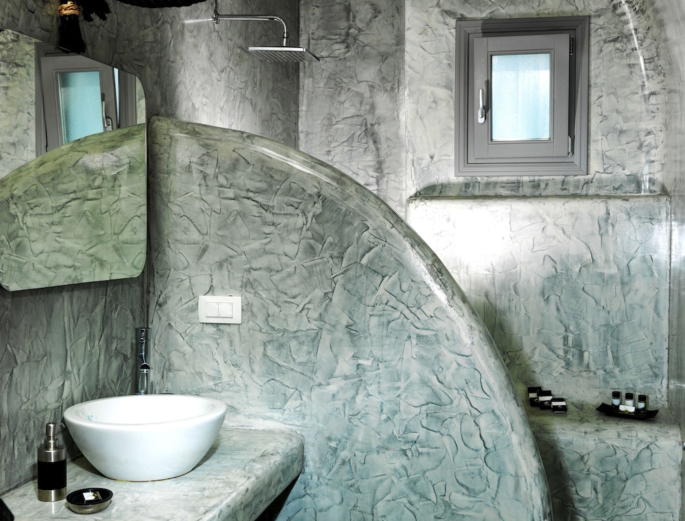 San Marino Suites 47/50