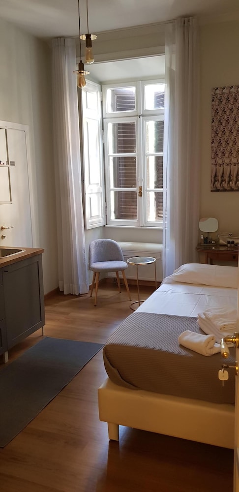 Al 7 Small Luxury Rooms 5/31