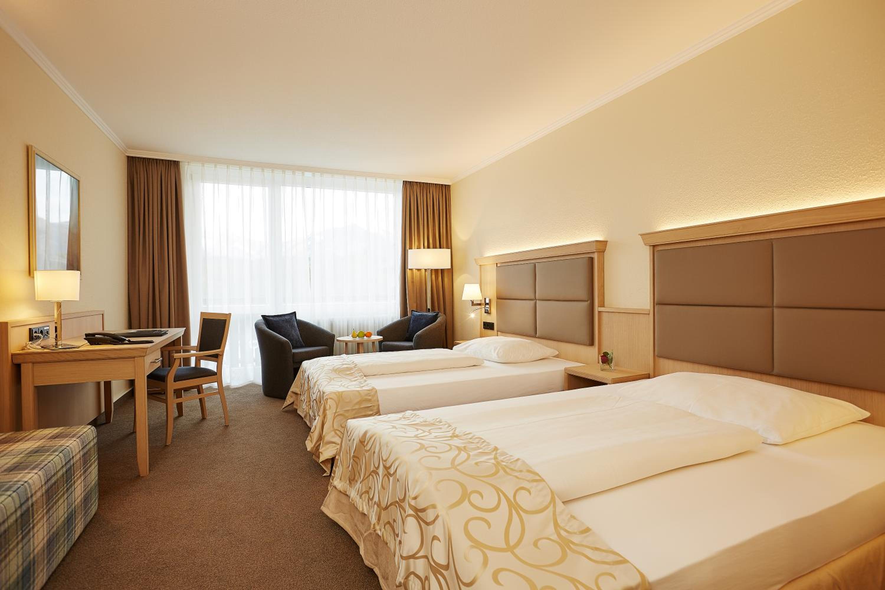 Room, Double or Twin Bed, Lake View