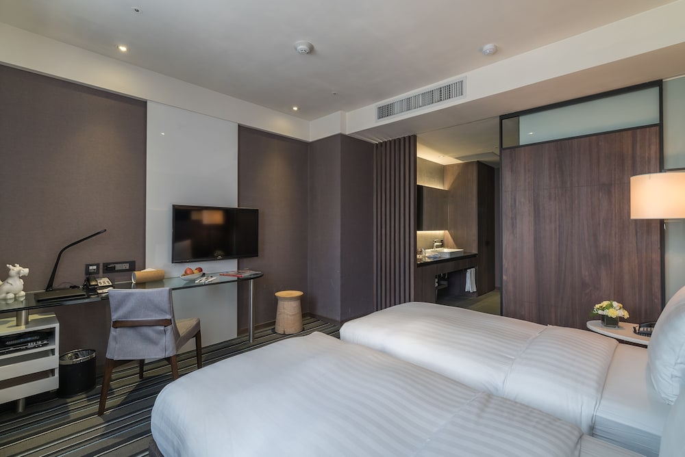 WESTGATE HOTEL 23/66