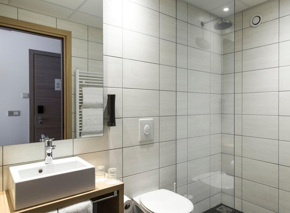 Storm Hotel By Keahotels 43/44