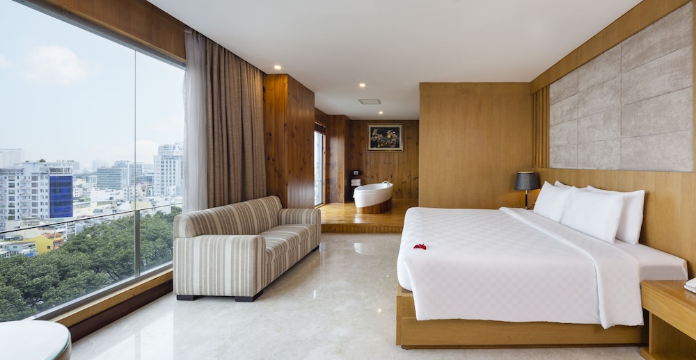 PANORAMA, SUITE, CITY VIEW