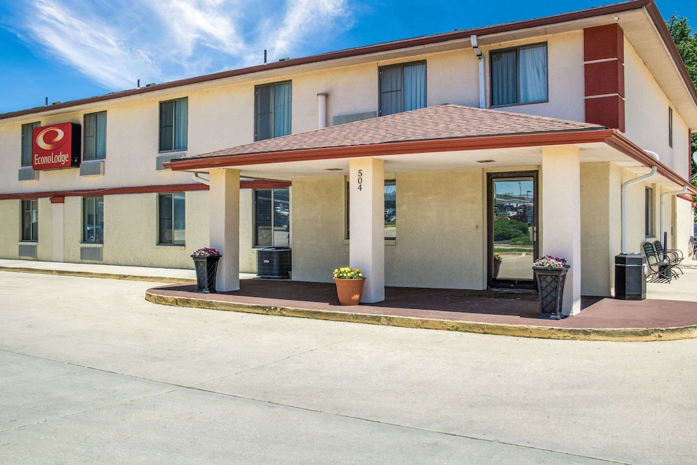 Econo Lodge Lansing Leavenworth 3/26