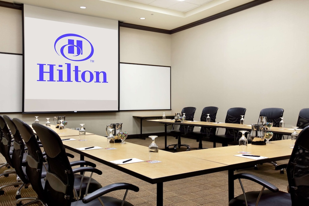 Hilton Orrington / Evanston 62/74