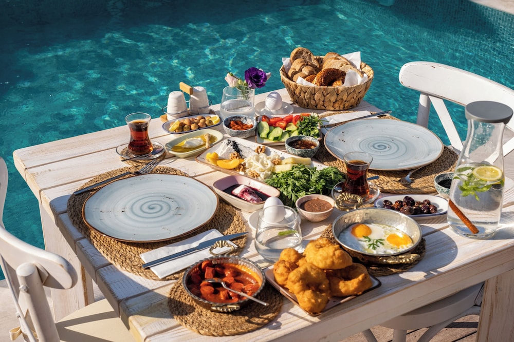 Armel Alacati (+12 Adult Only) 33/46