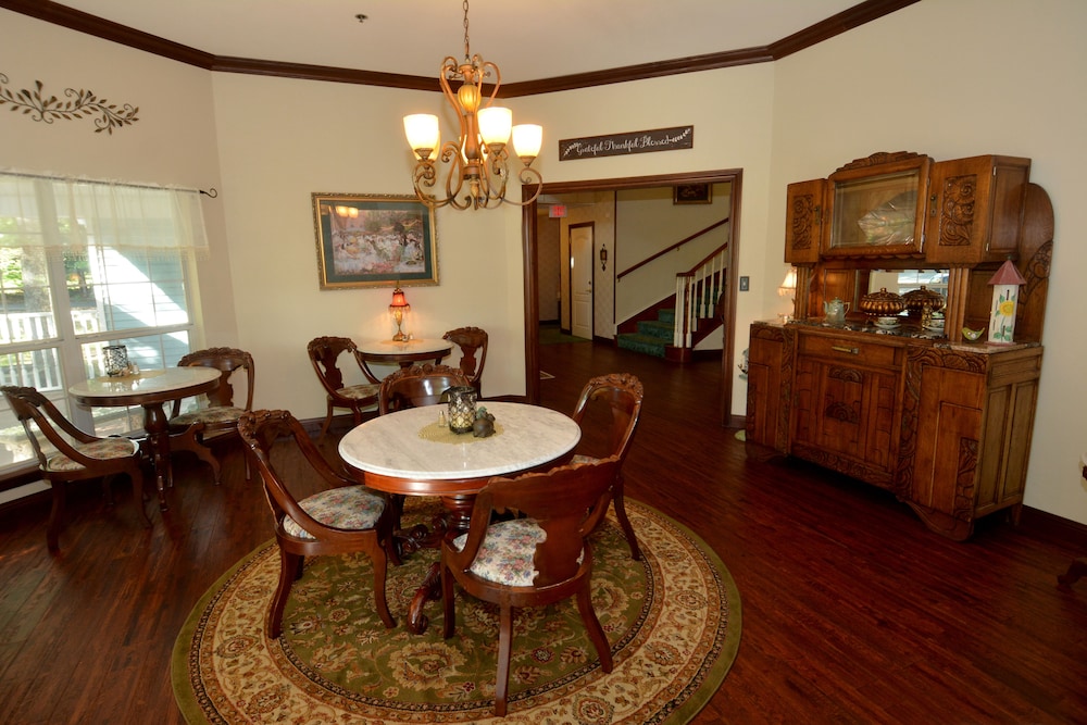 Bradford House Bed & Breakfast 33/54