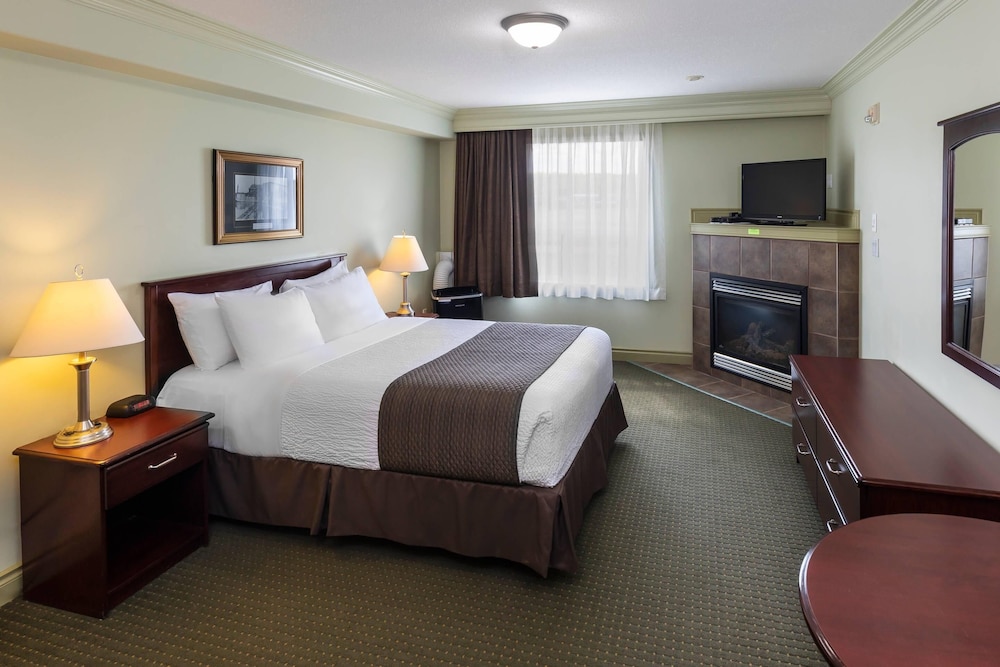 غرفة قياسية بسرير كوين، Quality Inn & Suites Whitecourt 4/10