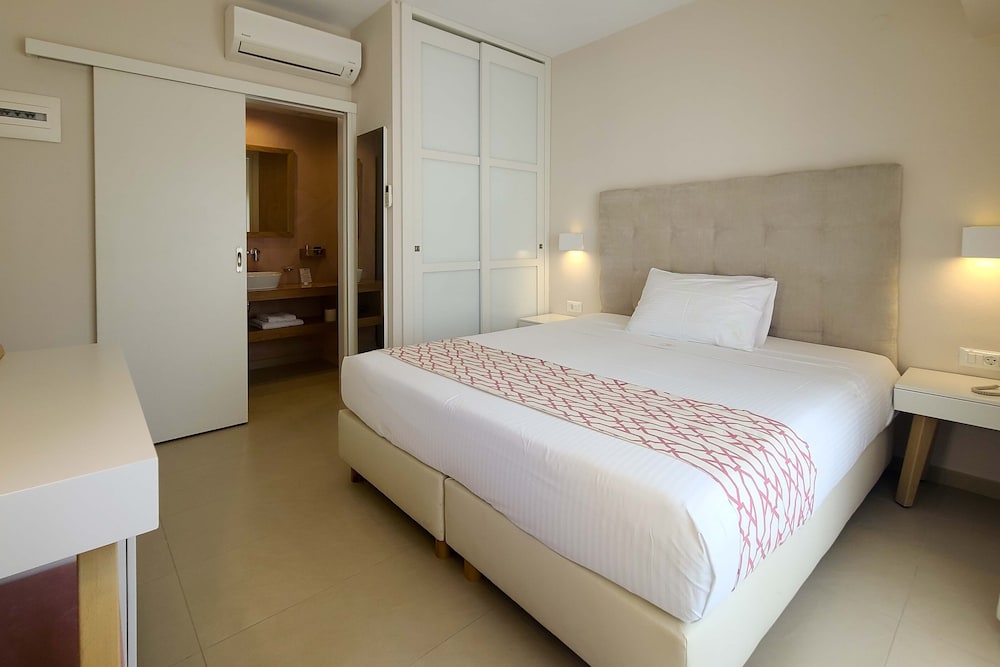 Petra Beach Hotel 13/68