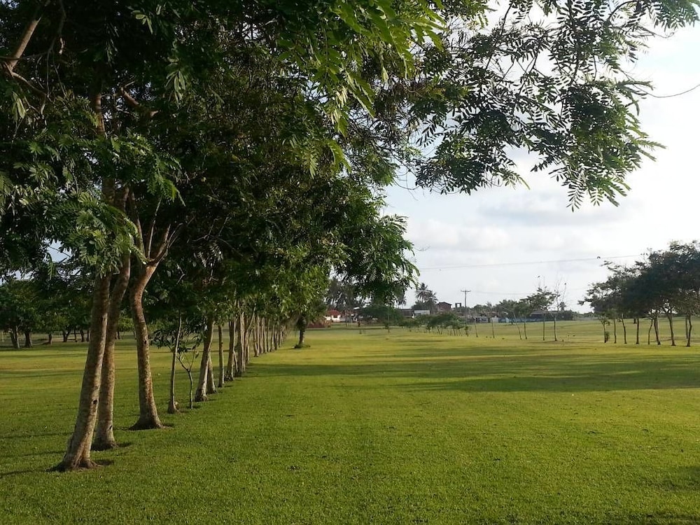 COCONUT GROVE BEACH RESORT 35/66