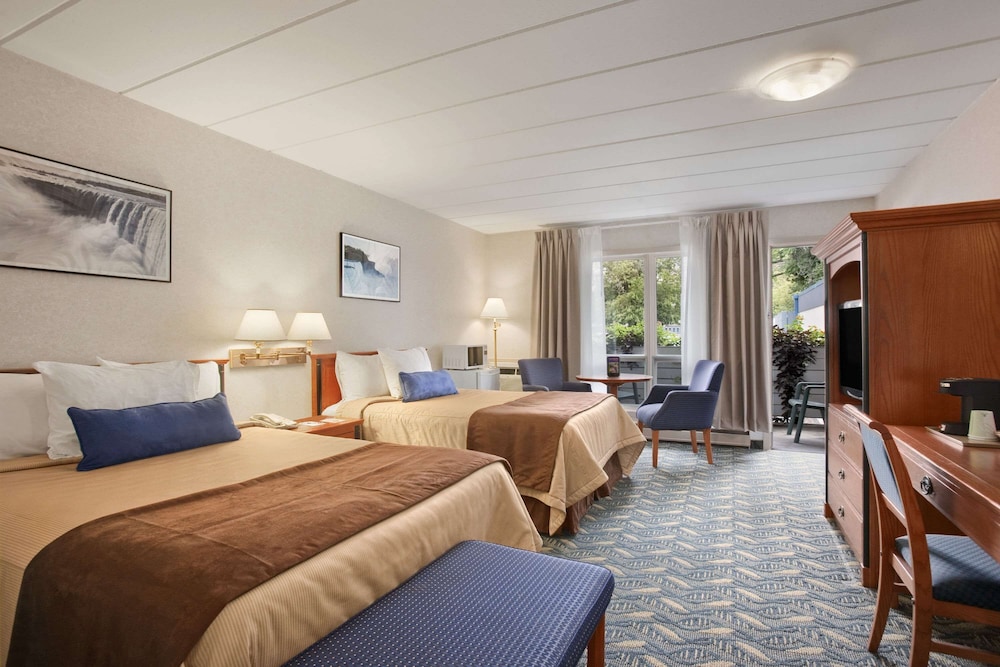 Travelodge by Wyndham Niagara Falls at the Falls 19/35