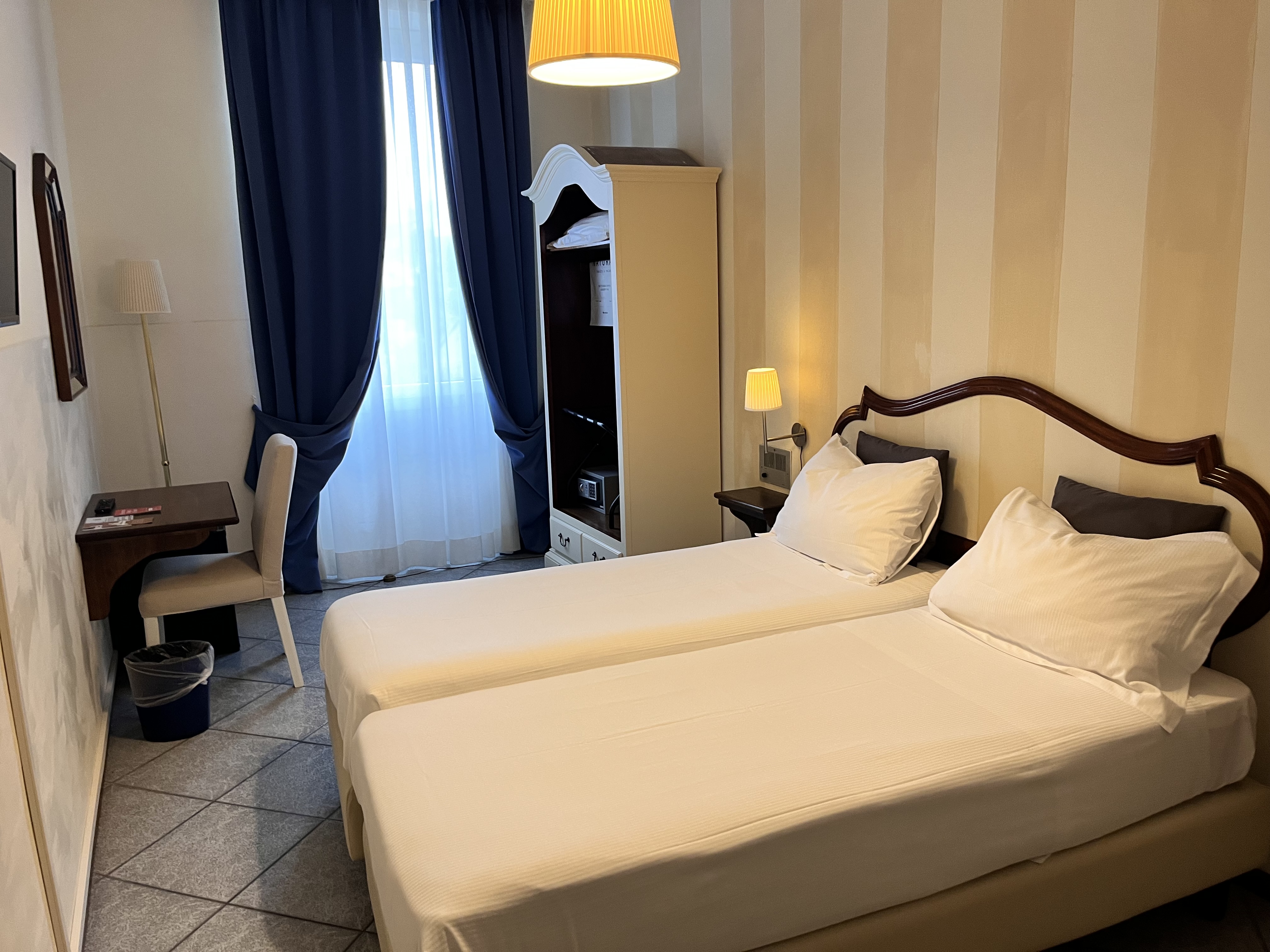 Standard, Twin Beds