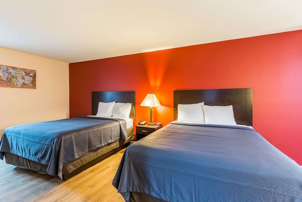 Quality Inn & Suites Bridge City/Orange 16/29
