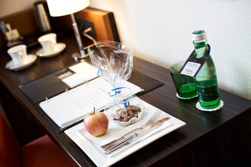 Trans World Hotel Donauwelle 20/50