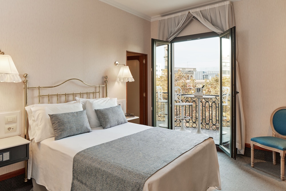 ROOM, RAMBLAS VIEW, BALCONY