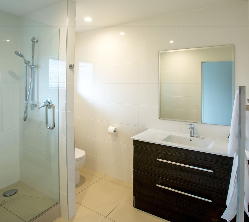 ONETANGI BEACH APARTMENTS 67/69