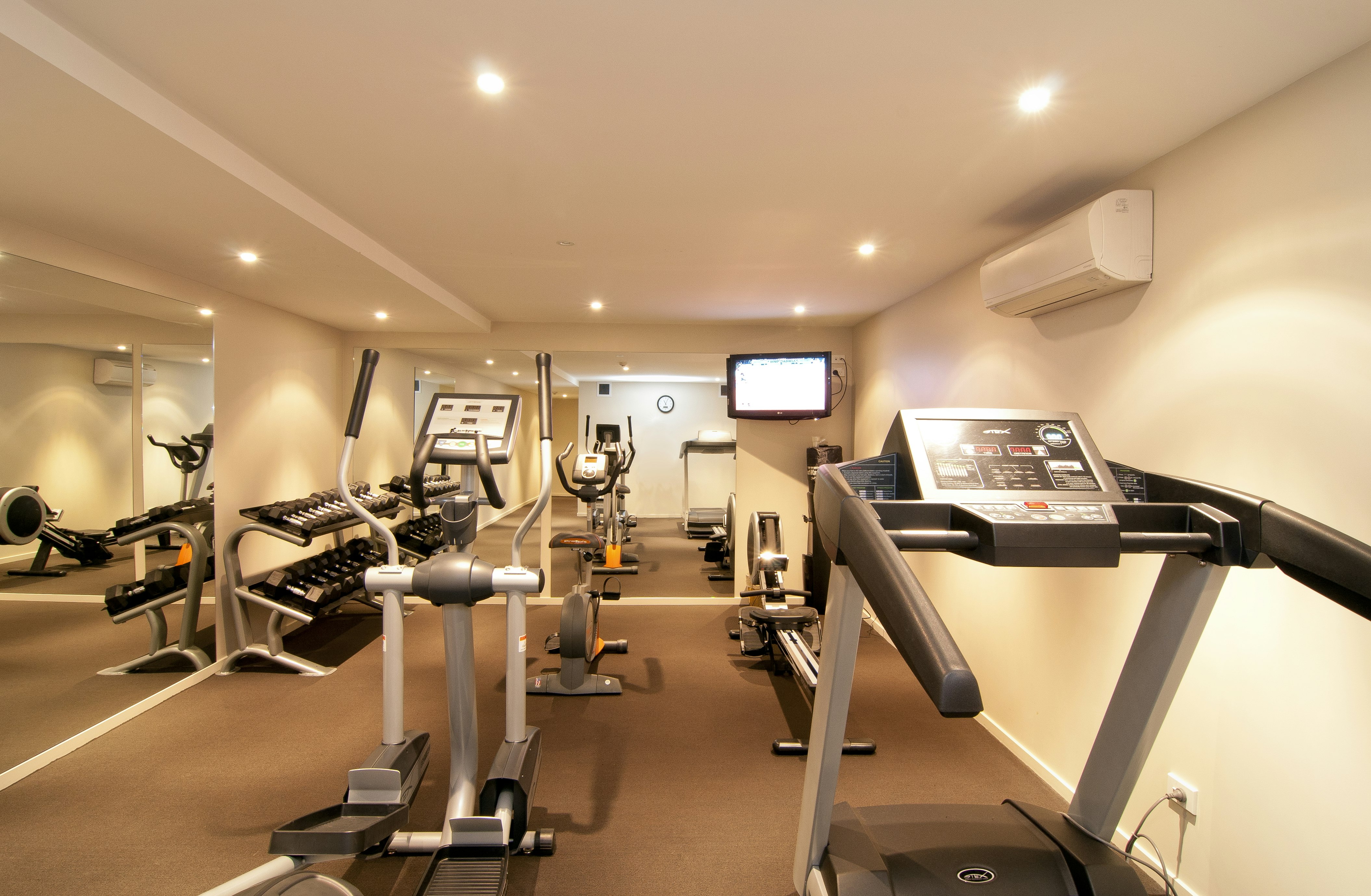 Copthorne Hotel and Apartments Queenstown Lakeview 17/28