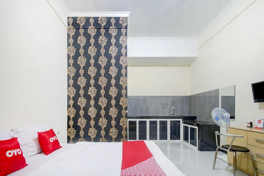 Super OYO Capital O 90151 Guest House 180 17/30