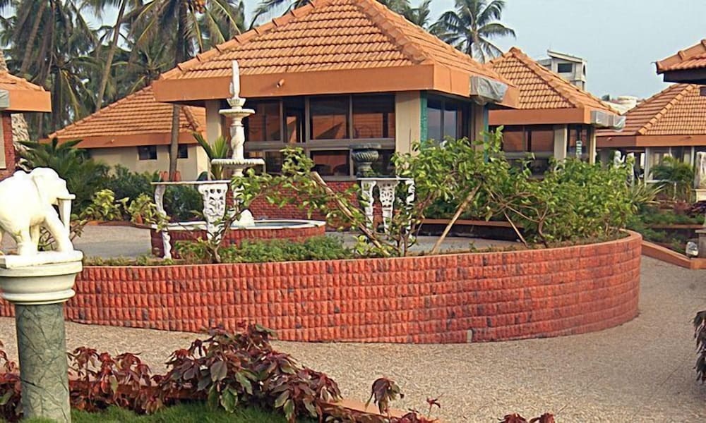 The Paradise Isle Beach Resort 16/23