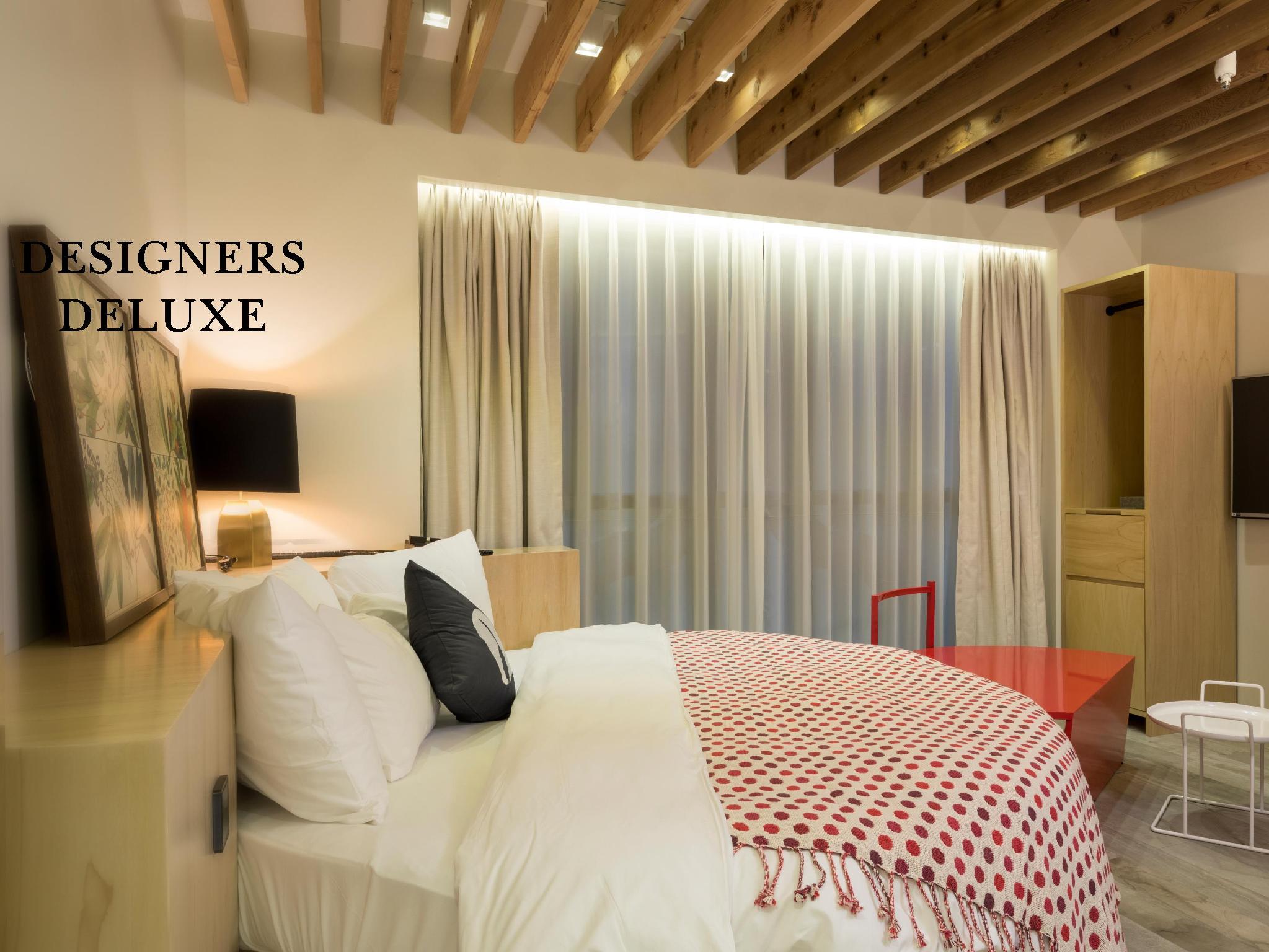 Designer, Deluxe