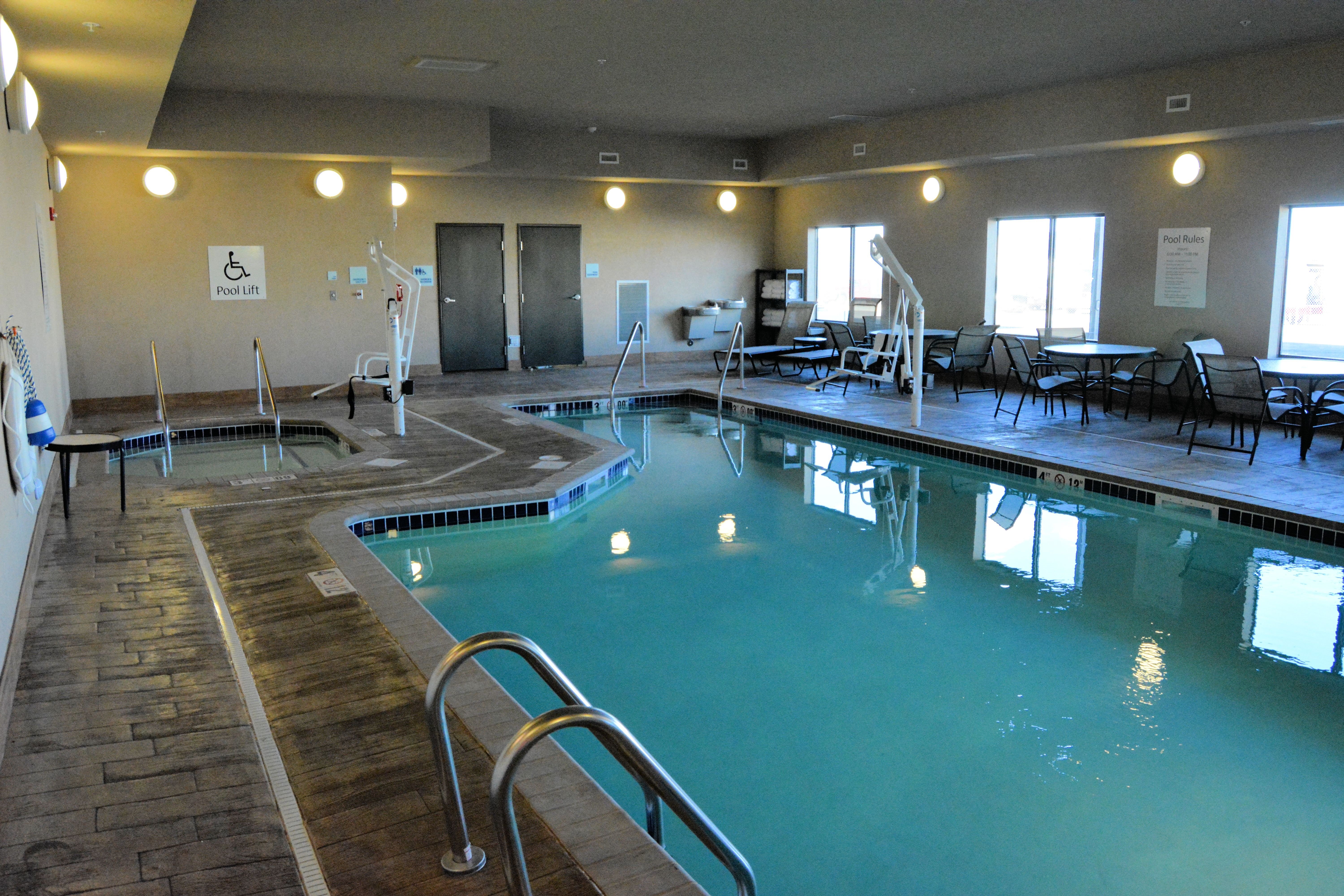 Holiday Inn Express Hotel And Suites Glendive 33/60