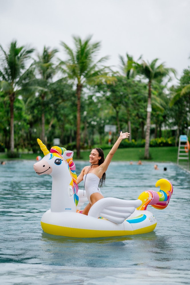 Wyndham Royal Beachfront Resort & Spa Hoi An Danang 51/59