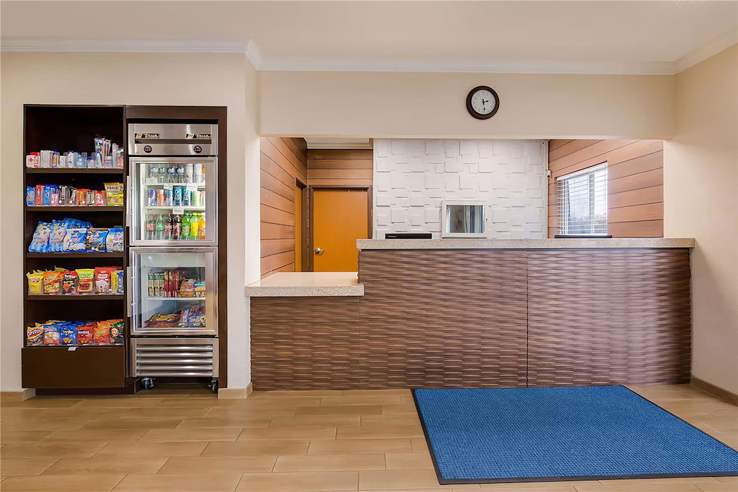 AmericInn by Wyndham Minot 1/20