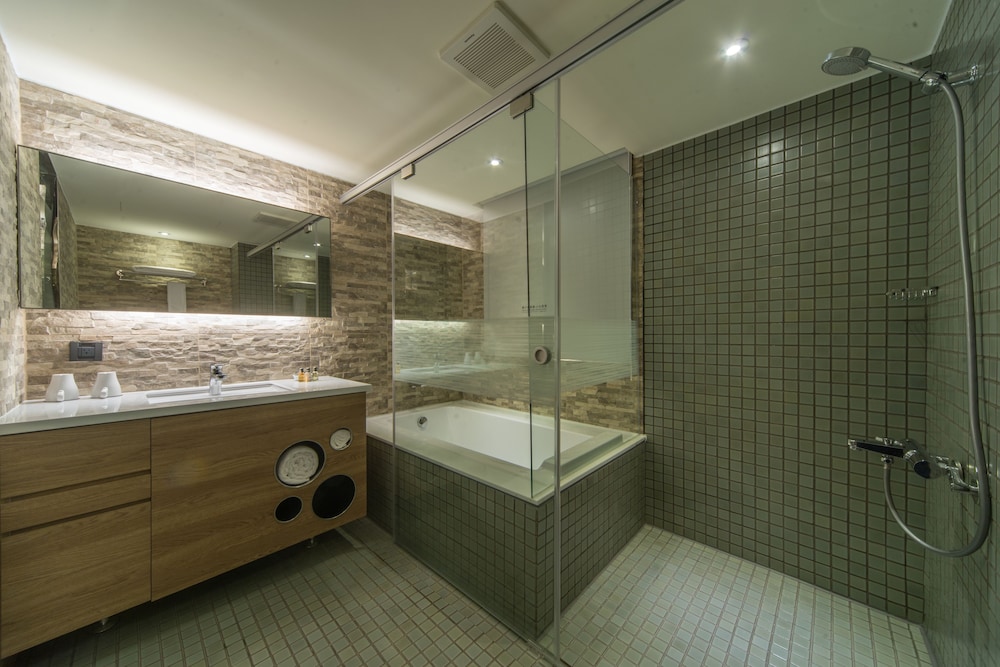 Simple Plus Hotel 25/50